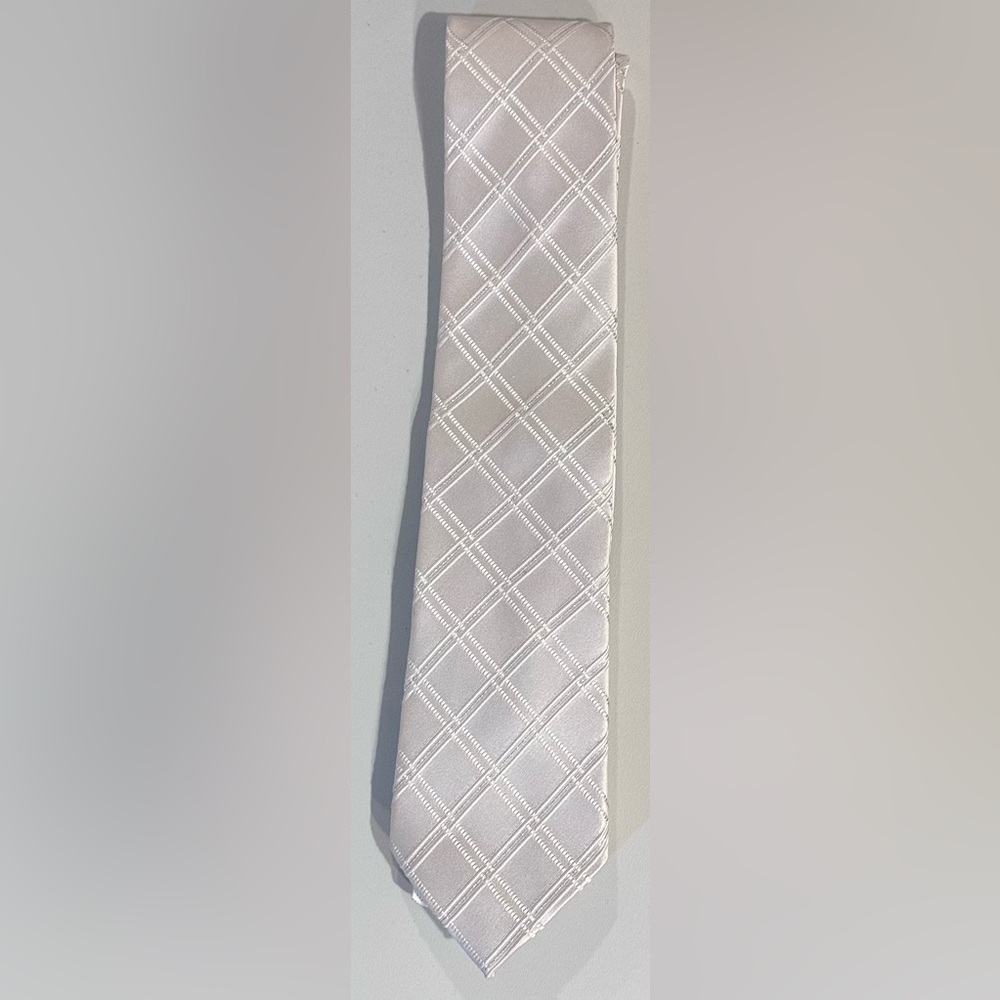 Classic Donald Trump Cream Colored with Silver Lines Men's Tie